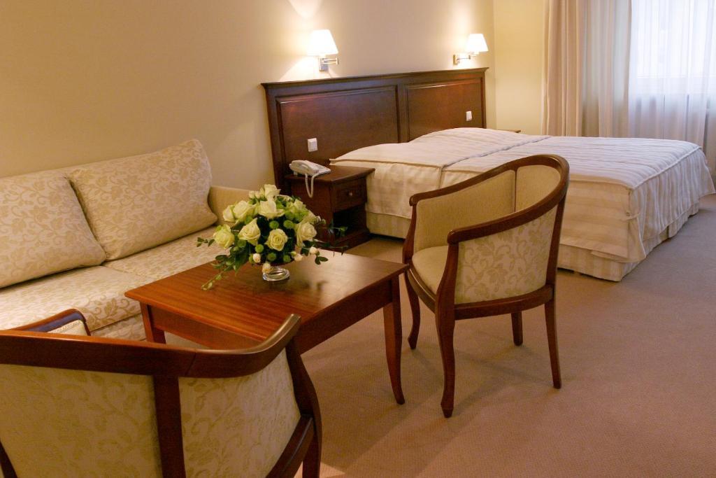 Hotel Prezydencki 3-Star Rzeszów Zimmer foto